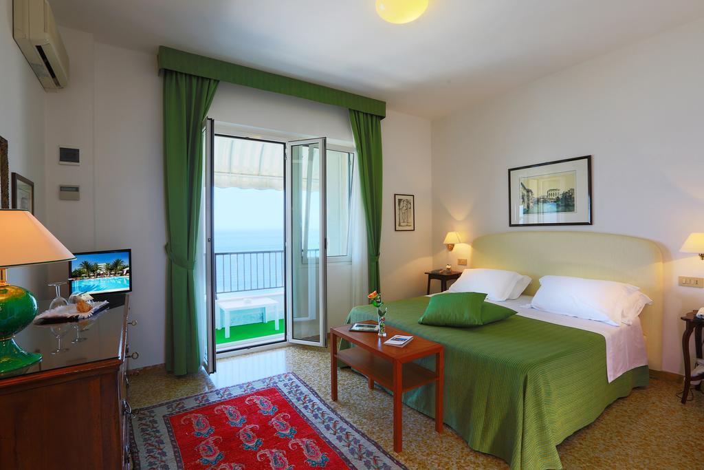 Hotel Mion Charme & Relax Silvi Marina Exterior foto