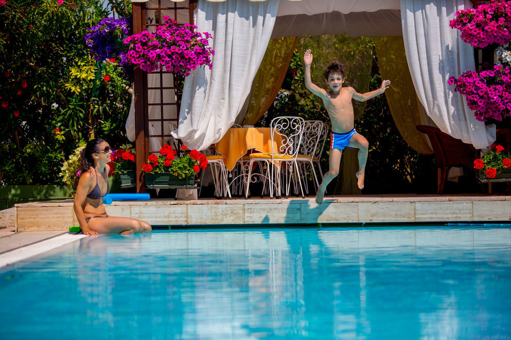 Hotel Mion Charme & Relax Silvi Marina Exterior foto