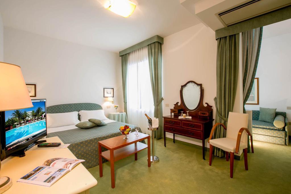Hotel Mion Charme & Relax Silvi Marina Exterior foto