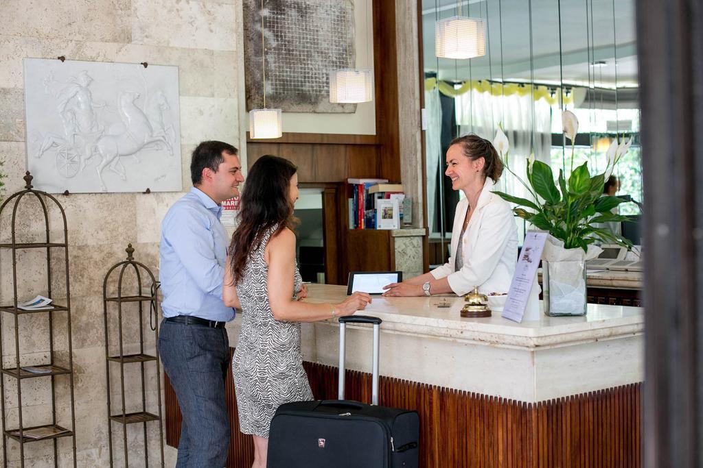 Hotel Mion Charme & Relax Silvi Marina Exterior foto
